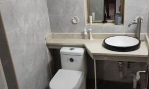 三号线永泰B2口 电梯新房精装复式 家电齐全 拎包入住